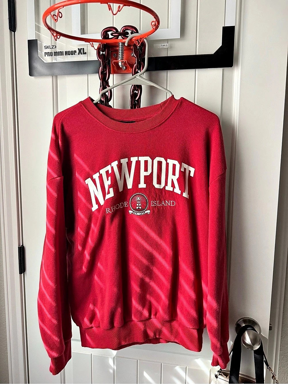 Special Thanks Newport Rhode Island Graphic Pullover Sweatshirt Red XS